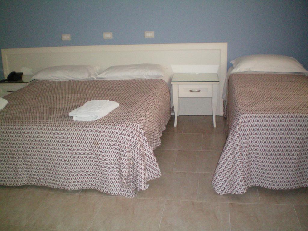 Hotel Zio Cataldo Corato Zimmer foto